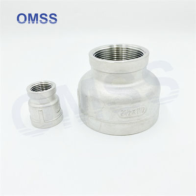 NPT BSP Accesorios de tubería de tornillo 304 de acero inoxidable Femenino 4&quot;x1&quot; Enchufe reductora